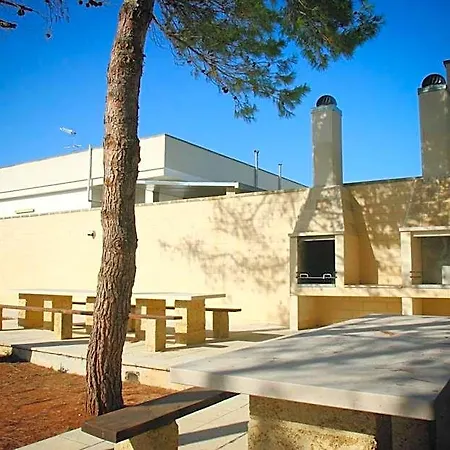 Aparthotel La Pineta 3*